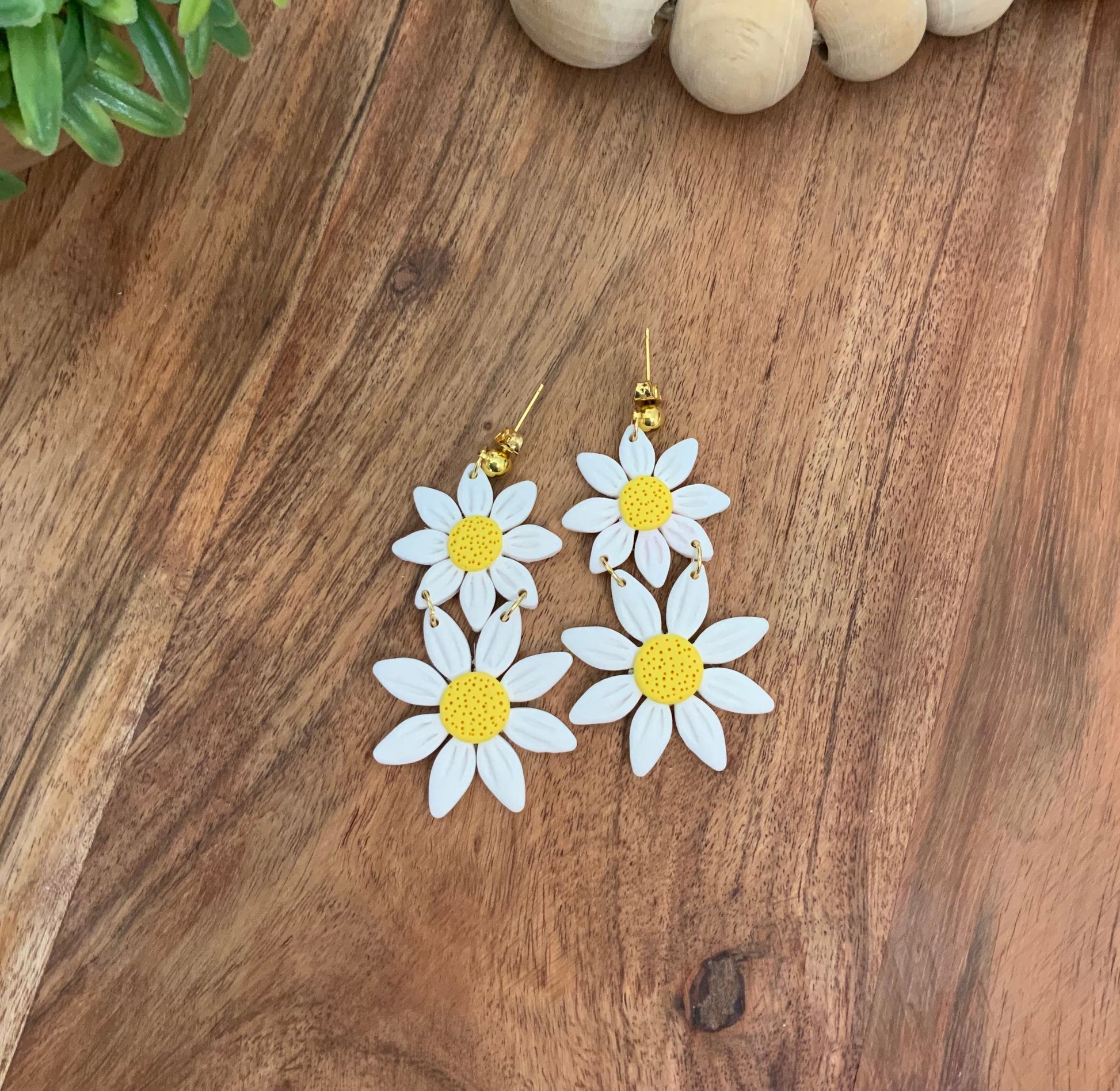 Daisy Polymer Clay Earrings, Daisy Earrings, Spring earrings, Sunflowers, Handmade, Lightweight, Modern Earrings