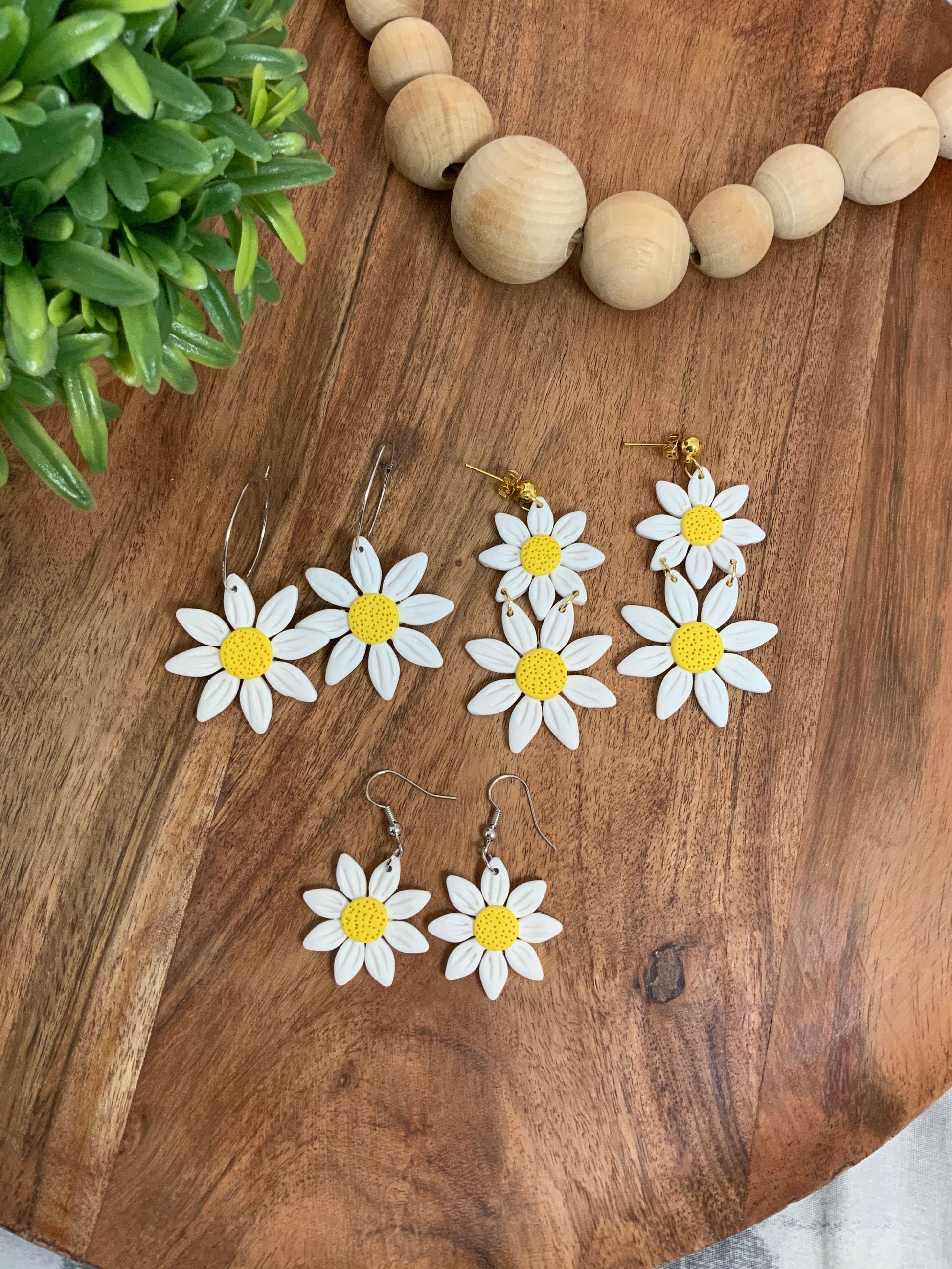 Daisy Polymer Clay Earrings, Daisy Earrings, Spring earrings, Sunflowers, Handmade, Lightweight, Modern Earrings