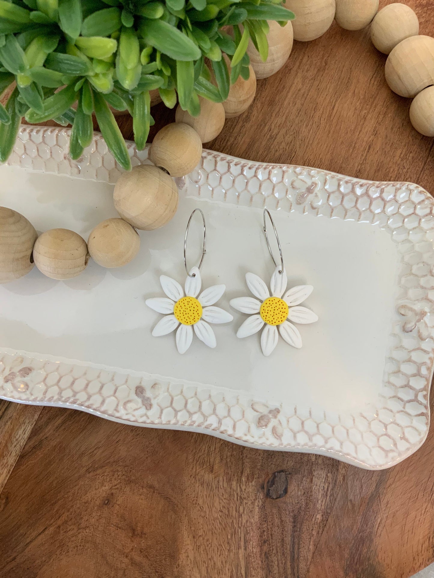 Daisy Polymer Clay Earrings, Daisy Earrings, Spring earrings, Sunflowers, Handmade, Lightweight, Modern Earrings